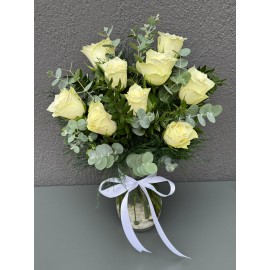 PAŞABAHÇE VAZODA 9 BEYAZ GÜL